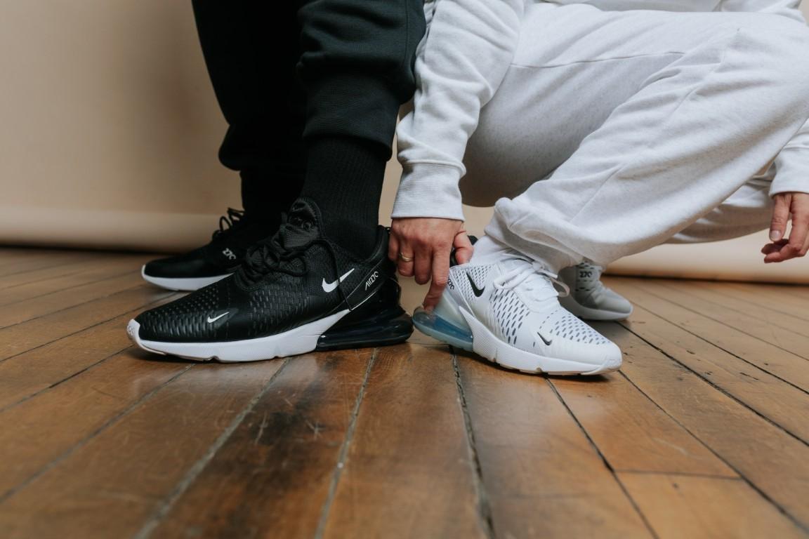 carousel-hero-element image-0